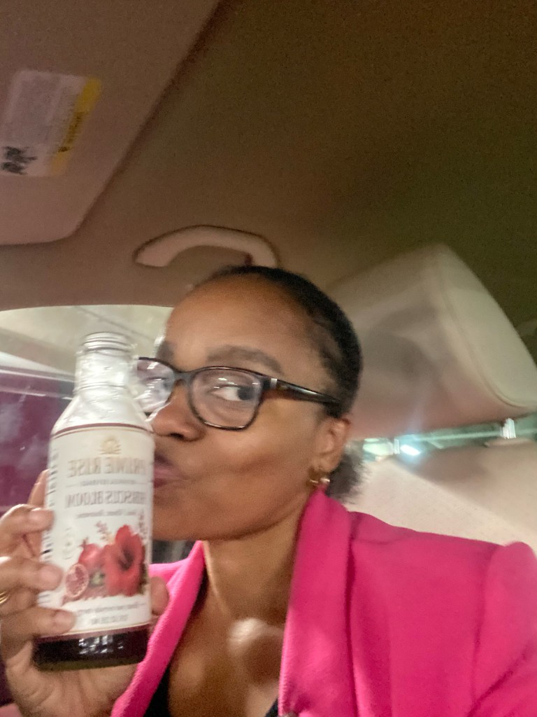 Customer with Prime Rise Hibiscus Bloom on the go